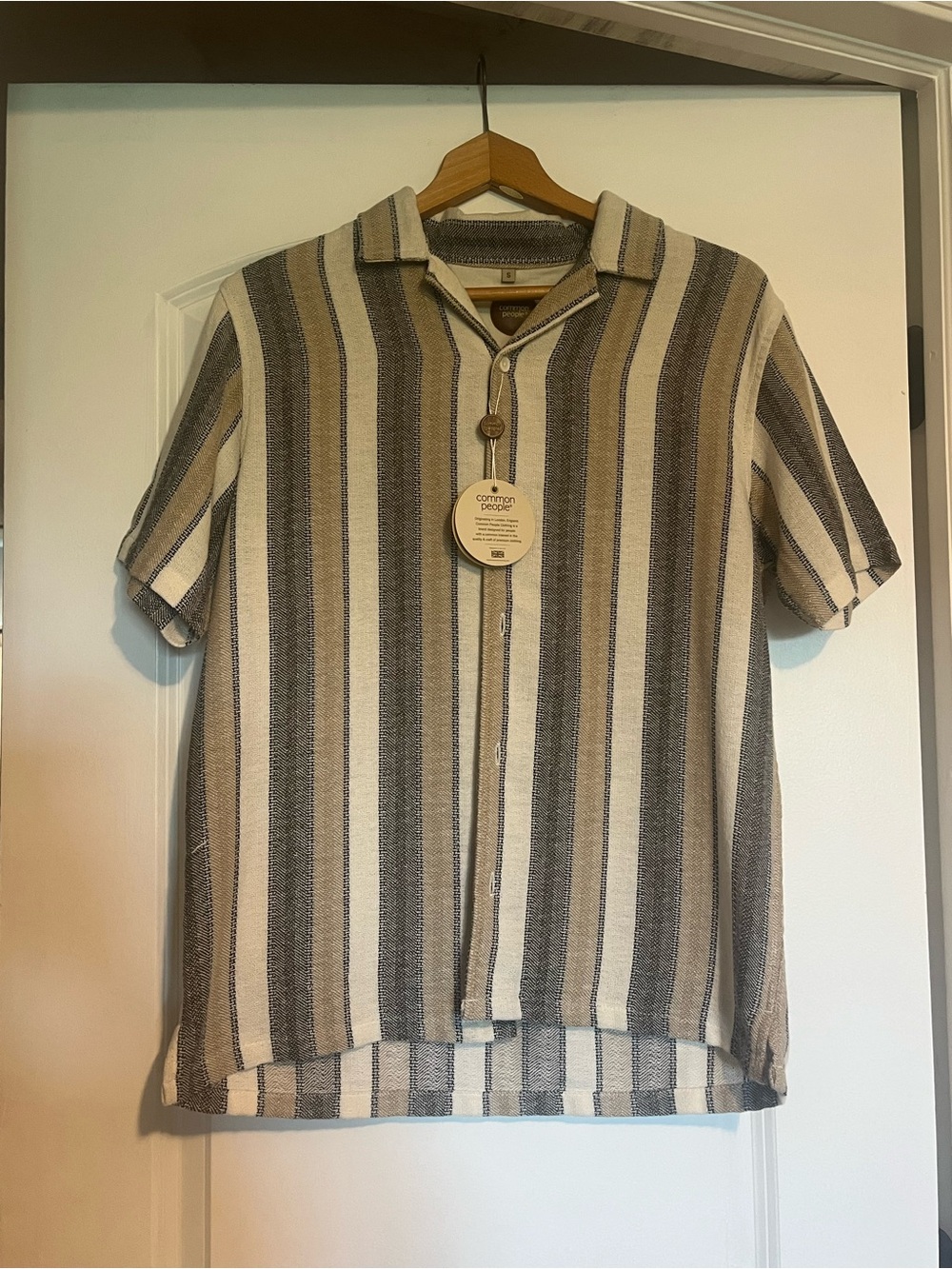 Men's Short-Sleeve Stripe Button-Down Shirt in Beige and Gray